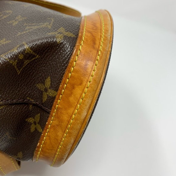 Geniune Louis Vuitton bucket pm with pouch - Picture 12 of 16